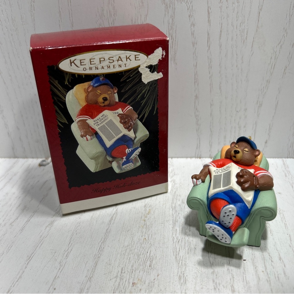 Happy Holi-doze 1996 Hallmark Keepsake Ornament Baseball Bear Sleeping O…